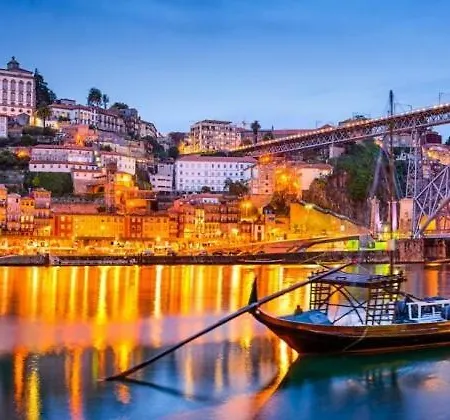 Douro Floating House * Oporto