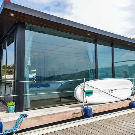 Douro Floating House *