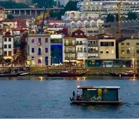 Douro Floating House * Oporto