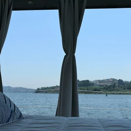 Douro Floating House Botel *