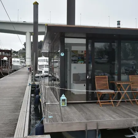 Douro Floating House Hotel en barco Oporto